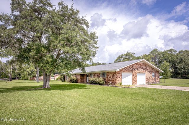 10001 Echo Glen Drive, Moss Point, MS 39562