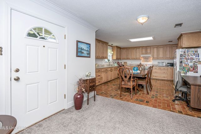 10001 Echo Glen Drive, Moss Point, MS 39562