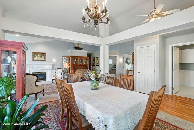 6908 N East Bluff Ct, Spokane, WA 99208