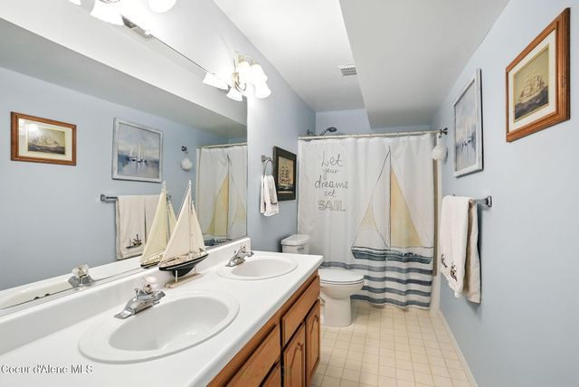 6908 N East Bluff Ct, Spokane, WA 99208