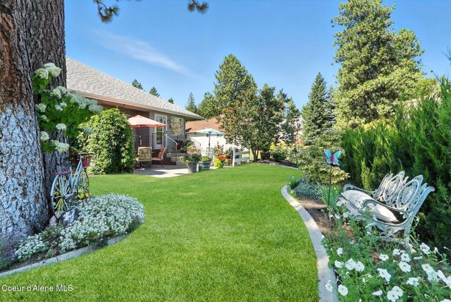 6908 N East Bluff Ct, Spokane, WA 99208