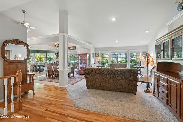 6908 N East Bluff Ct, Spokane, WA 99208