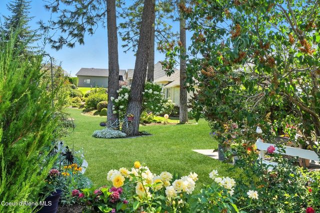 6908 N East Bluff Ct, Spokane, WA 99208