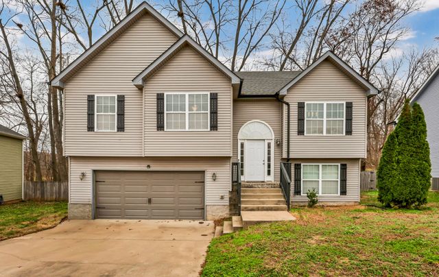 1245 Meachem Dr, Clarksville, TN 37042