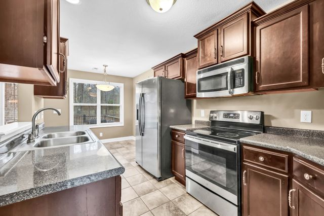 1245 Meachem Dr, Clarksville, TN 37042