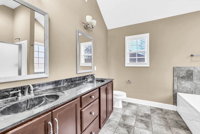 1245 Meachem Dr, Clarksville, TN 37042