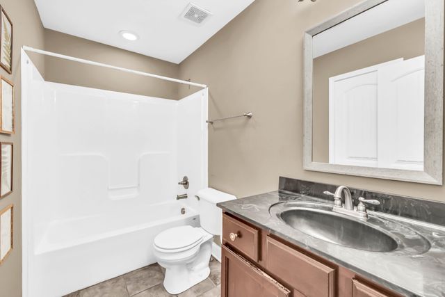 1245 Meachem Dr, Clarksville, TN 37042