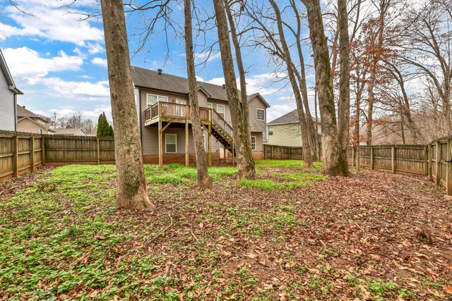 1245 Meachem Dr, Clarksville, TN 37042