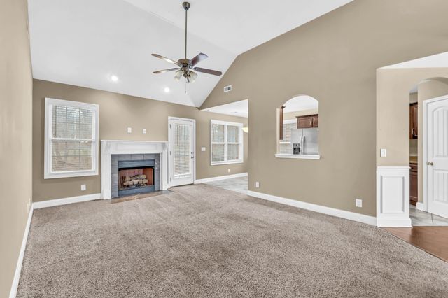 1245 Meachem Dr, Clarksville, TN 37042