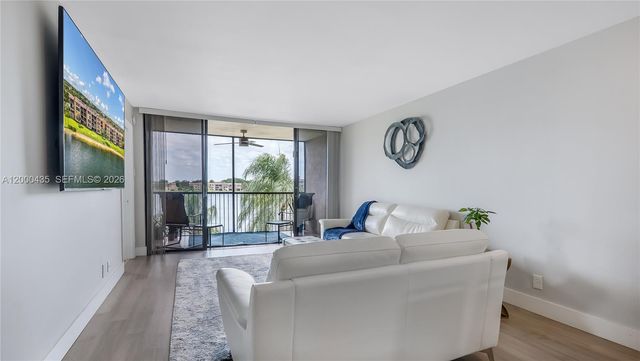 6231 Coral Lake Drive 307, Margate, FL 33063
