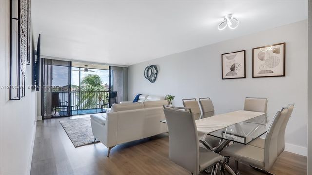 6231 Coral Lake Drive 307, Margate, FL 33063