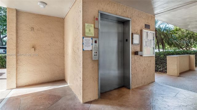 6231 Coral Lake Drive 307, Margate, FL 33063
