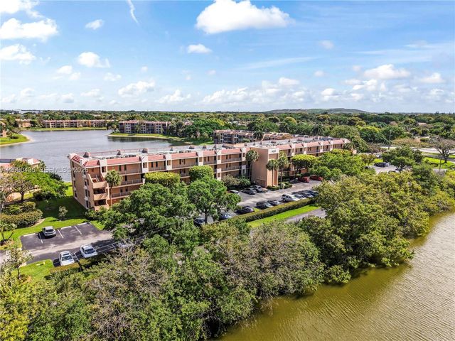 6231 Coral Lake Drive 307, Margate, FL 33063