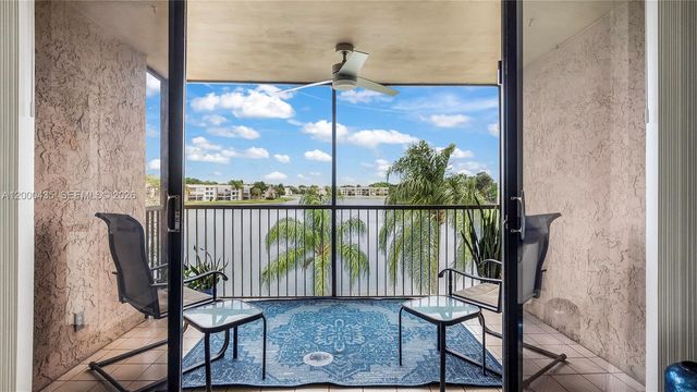 6231 Coral Lake Drive 307, Margate, FL 33063
