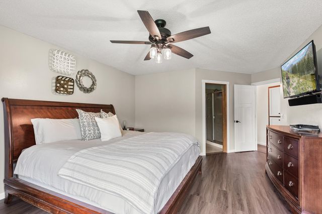 21570 Nightingale Street NW, Oak Grove, MN 55011