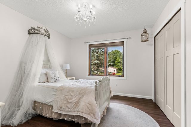 21570 Nightingale Street NW, Oak Grove, MN 55011