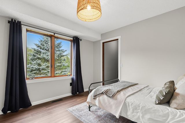 21570 Nightingale Street NW, Oak Grove, MN 55011