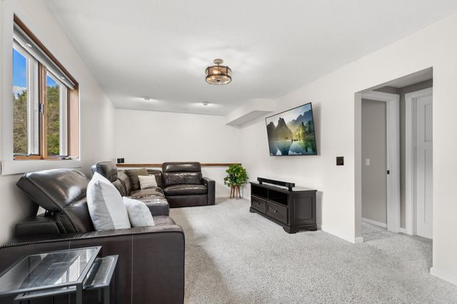 21570 Nightingale Street NW, Oak Grove, MN 55011