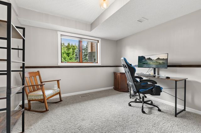 21570 Nightingale Street NW, Oak Grove, MN 55011