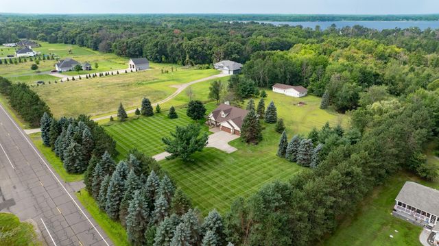 21570 Nightingale Street NW, Oak Grove, MN 55011