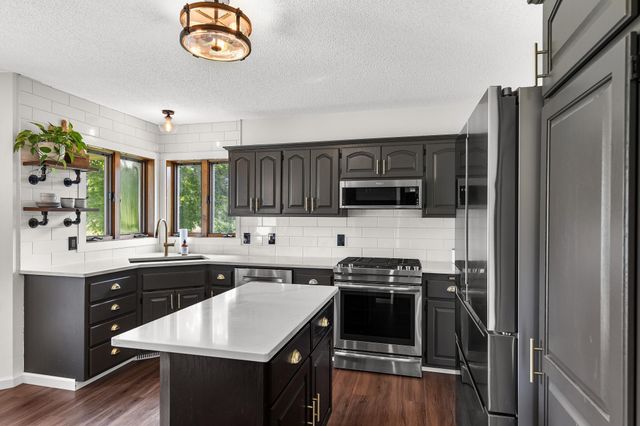 21570 Nightingale Street NW, Oak Grove, MN 55011