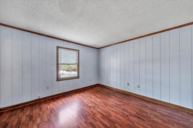 380 Countrywood LN, Rocky Mount, VA 24151