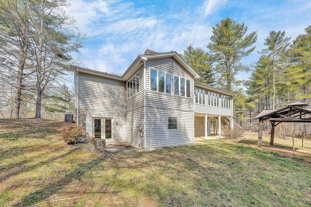 380 Countrywood LN, Rocky Mount, VA 24151