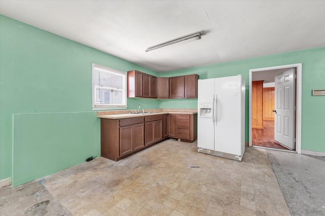 380 Countrywood LN, Rocky Mount, VA 24151