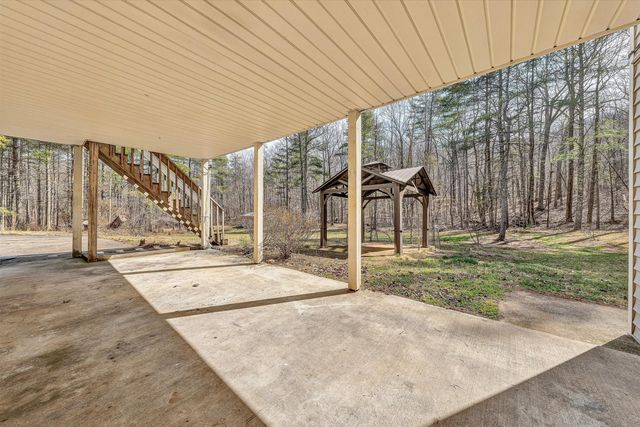 380 Countrywood LN, Rocky Mount, VA 24151