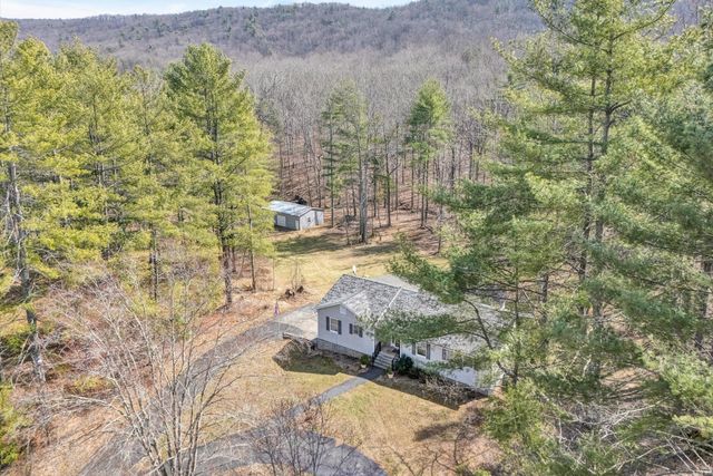 380 Countrywood LN, Rocky Mount, VA 24151