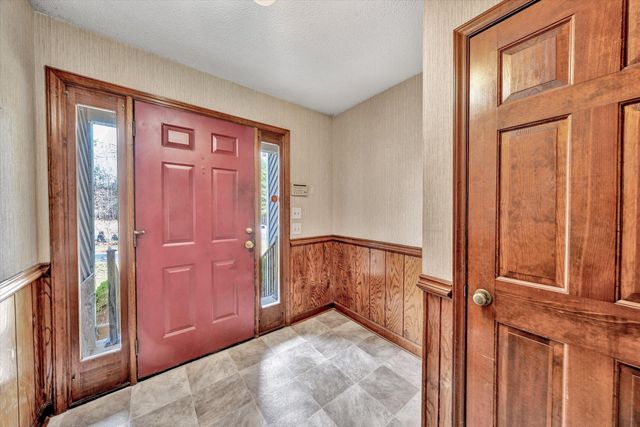 380 Countrywood LN, Rocky Mount, VA 24151