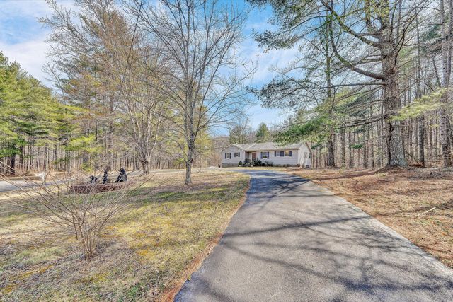 380 Countrywood LN, Rocky Mount, VA 24151