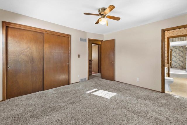 8420 22nd AVENUE, Kenosha, WI 53143