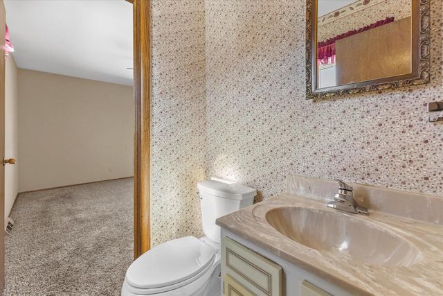 8420 22nd AVENUE, Kenosha, WI 53143