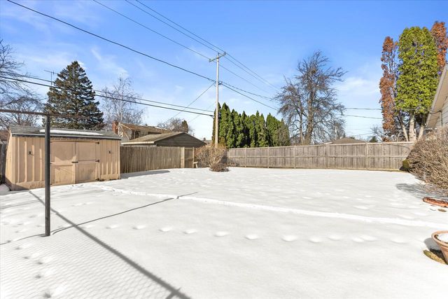 8420 22nd AVENUE, Kenosha, WI 53143