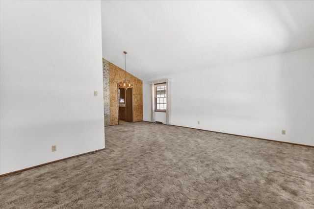 8420 22nd AVENUE, Kenosha, WI 53143