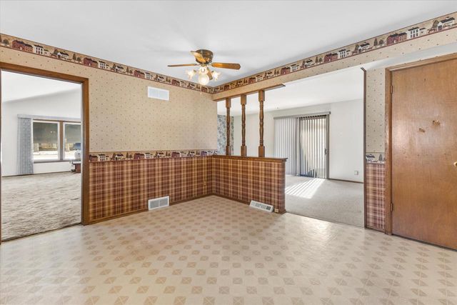 8420 22nd AVENUE, Kenosha, WI 53143