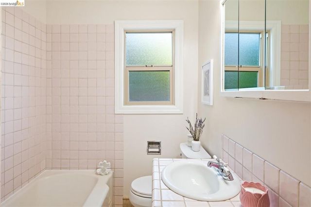 7307 Hotchkiss Ave, El Cerrito, CA 94530