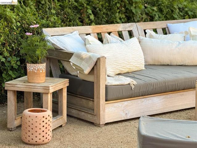 7307 Hotchkiss Ave, El Cerrito, CA 94530