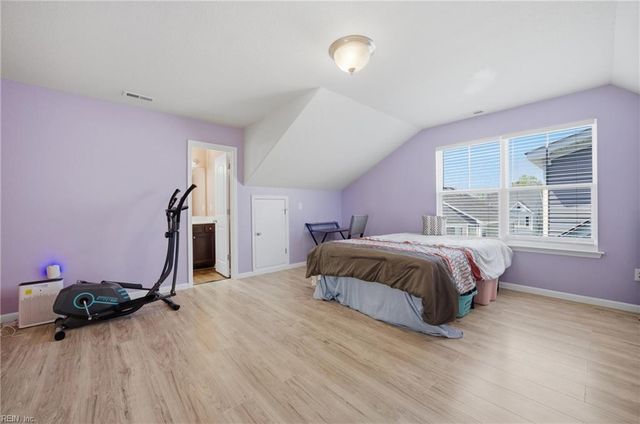 5521 Sadie LN, Virginia Beach, VA 23462