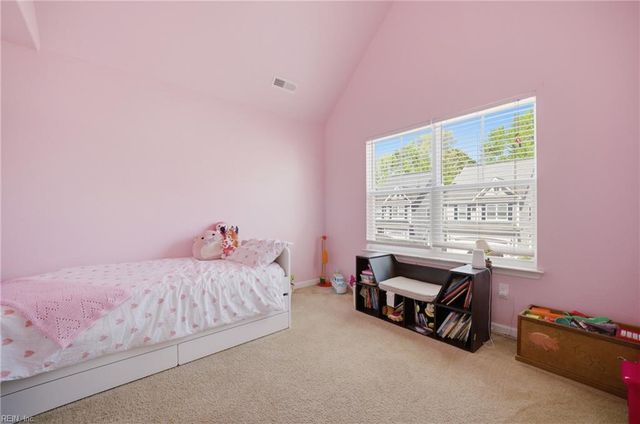 5521 Sadie LN, Virginia Beach, VA 23462