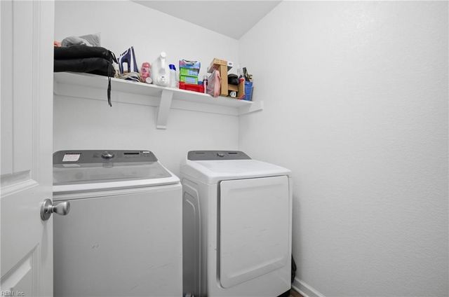 5521 Sadie LN, Virginia Beach, VA 23462