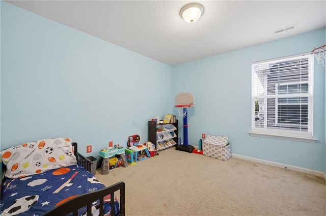 5521 Sadie LN, Virginia Beach, VA 23462