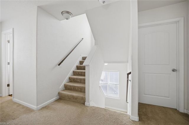 5521 Sadie LN, Virginia Beach, VA 23462