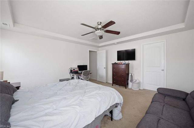 5521 Sadie LN, Virginia Beach, VA 23462