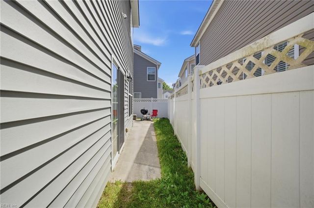 5521 Sadie LN, Virginia Beach, VA 23462