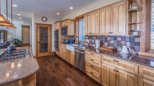 4728 Coopers Hawk Road, Klamath Falls, OR 97601
