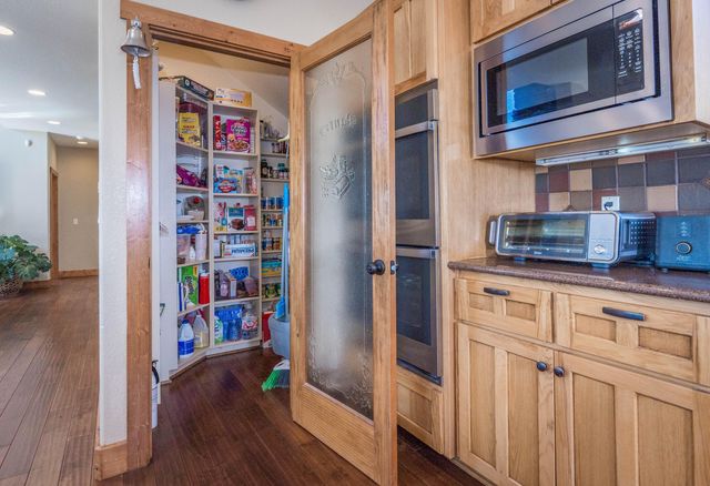 4728 Coopers Hawk Road, Klamath Falls, OR 97601