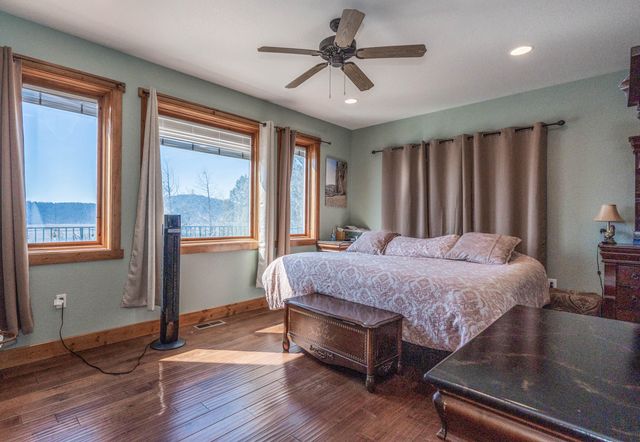 4728 Coopers Hawk Road, Klamath Falls, OR 97601