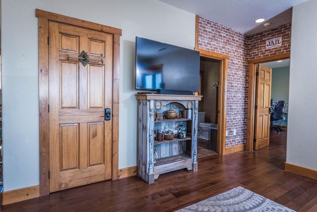 4728 Coopers Hawk Road, Klamath Falls, OR 97601